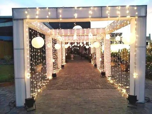 Entrance & Pathway Décor